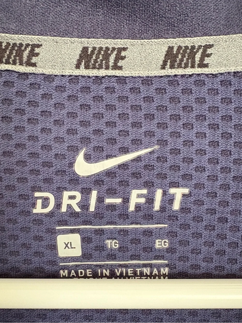 Nike Men’s Navy Long-Sleeve 1/4 Zip USA Pullover - Picture 6 of 7